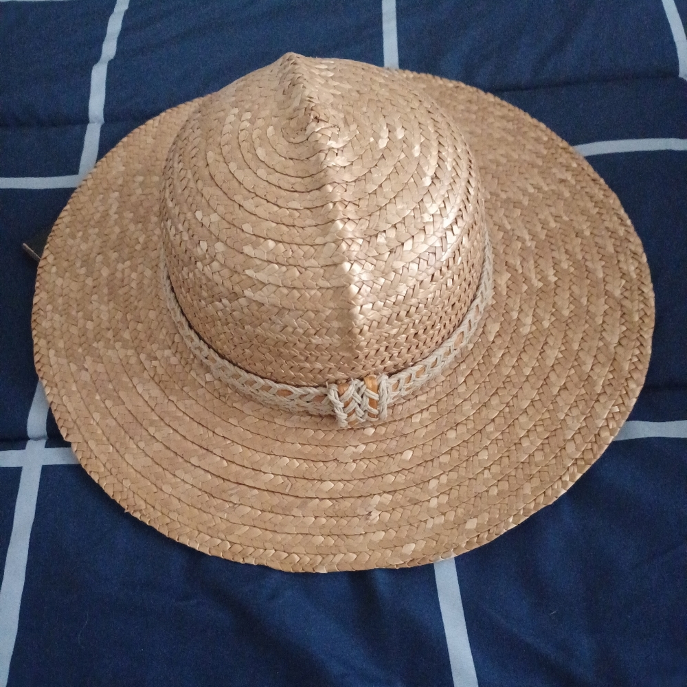 Vacation hat for ladies